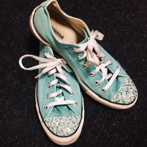 Converse low top 10